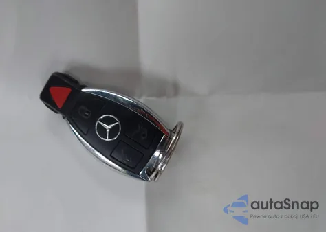 2018 Mercedes-Benz C 300 из США, поврежденный, VIN 55SWF4JB9JU281894